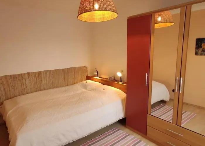 With Garden Terrace - Free Parking * Bécs